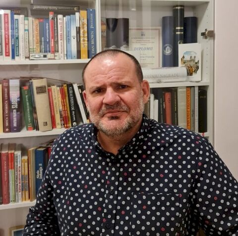 prof. dr. sc.  Tomislav Franić dr. med. - Psihijatrija, - Dječja i adolescentna psihijatrija - Iskusni psihijatar posvećen mentalnom zdravlju djece i mladih. Zatražite online savjetovanje s vrhunskim stručnjakom. | LittleDot