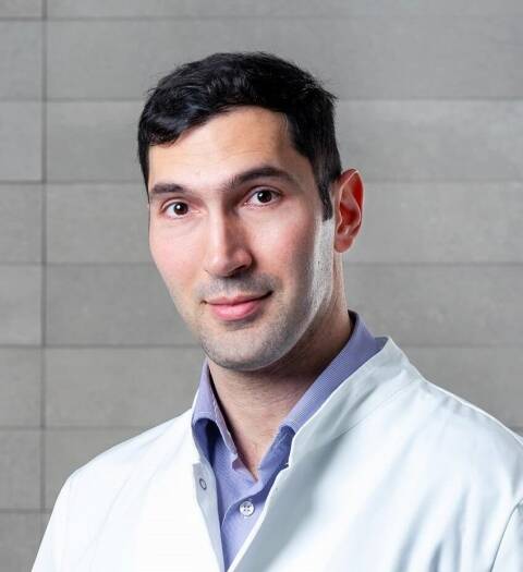 doc. dr. sc.  Ivan Rašić dr. med. - Otorinolaringologija (ORL), - Plastična i rekonstrukcijska kirurgija glave i vrata - Specijalist ORL i plastične kirurgije, stručnjak za rinoplastiku i rekonstrukcije. Stupite u kontakt i dogovorite konzultacije! | LittleDot