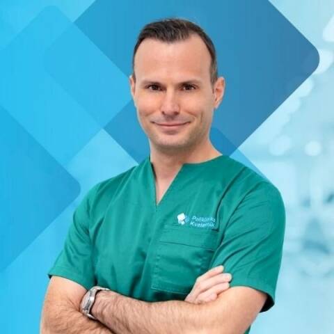 doc. dr. sc.  Goran Vrgoč dr. med. - Ortopedija, - Traumatologija - Specijalist ortopedije s fokusom na sportske ozljede i traumatologiju. Autor 30+ radova. Rezervirajte konzultacije danas! | LittleDot