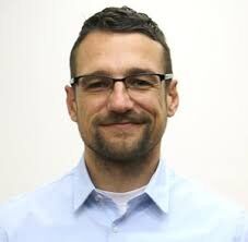 Natko Beck dr. med. - Radiologija, - Dijagnostika (UZV, EEG, RTG) - Dr. Beck, iskusni radiolog i inovator u pedijatrijskoj radiologiji i teleradiologiji, dostupan na Littledot platformi. | LittleDot