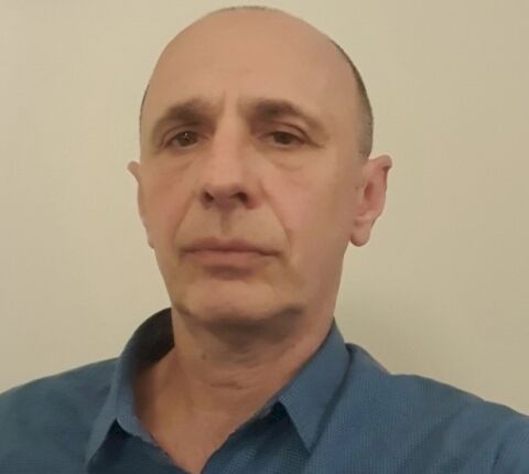 Robert Marinić dr. med. - Psihijatrija - Psihijatar s iskustvom u psihoterapiji i palijativnoj medicini. Autor znanstvenih radova i predavač. Dogovorite konzultacije! | LittleDot