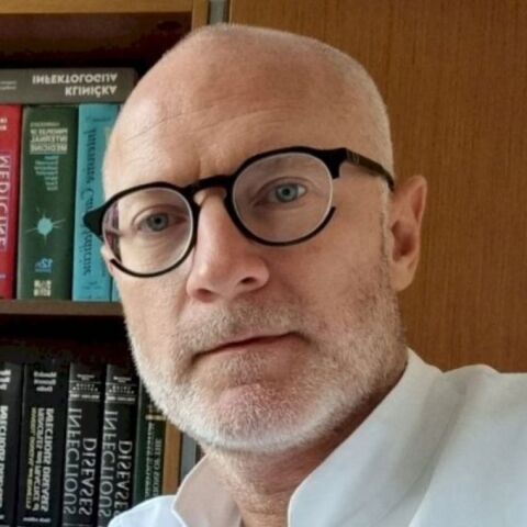 doc. dr. sc.  Vladimir Krajinović dr. med. - Infektologija, - Intenzivna medicina - Simptomi ne prolaze? Zatražite online savjet infektologa i saznajte treba li vam dodatna obrada ili promjena terapije. | LittleDot