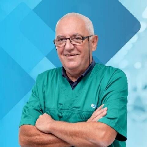 prim. doc. dr. sc.  Dubravko Huljev dr. med. - Opća kirurgija, - Traumatologija - Specijalist plastične kirurgije i traumatologije s 30+ godina iskustva. Dogovorite konzultacije danas! | LittleDot